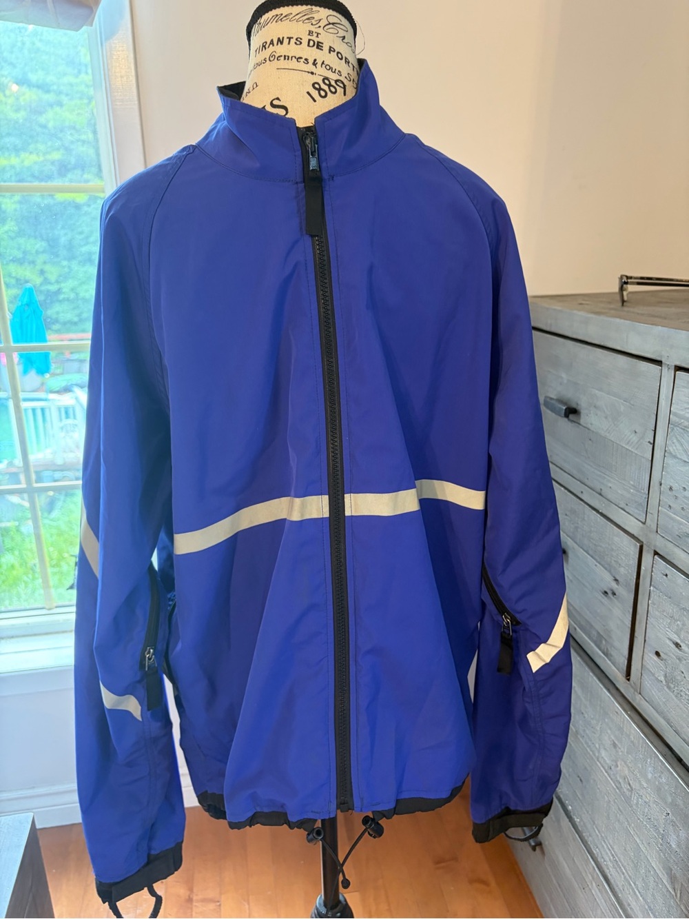 MEC Men's Size Medium Royal Blue Performance Jacket with Reflective Stripes EUC